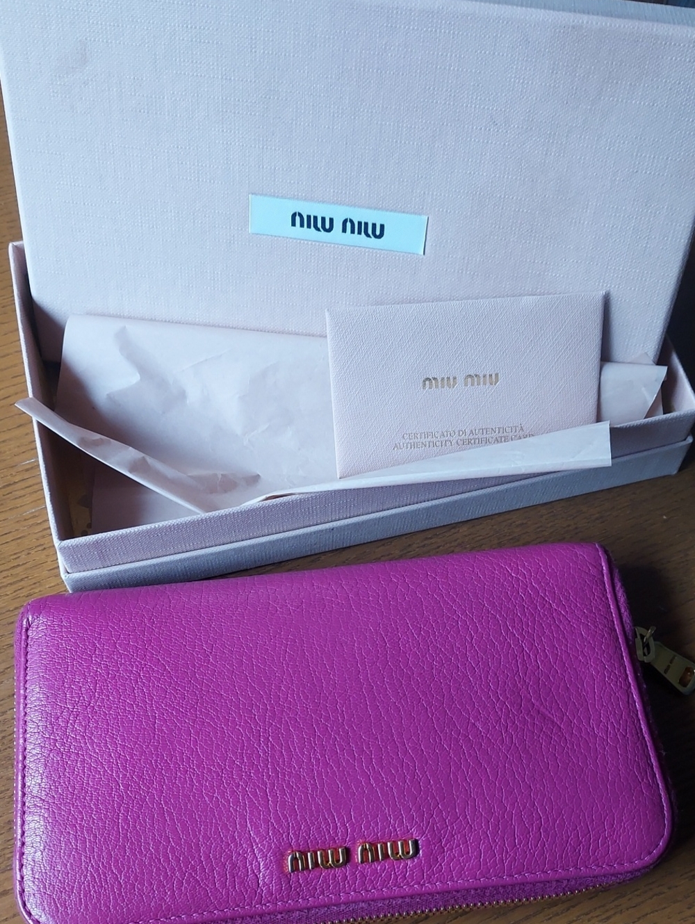Miu Miu Bright Fuchsia Leather Zip-Around Wallet Full Inclusion